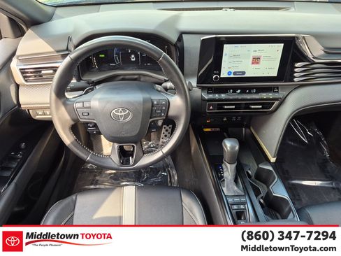 Used 2025 Toyota Camry SE FWD image 31