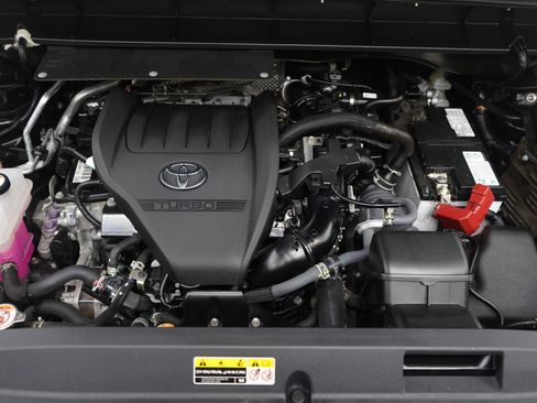 Used 2023 Toyota Highlander Platinum AWD/4WD image 34