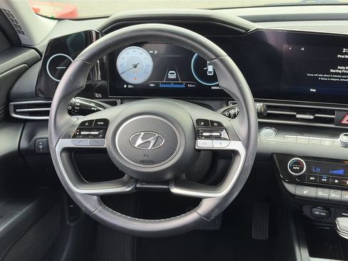 Certified 2023 Hyundai Elantra SEL w/ Convenience Package FWD image 13
