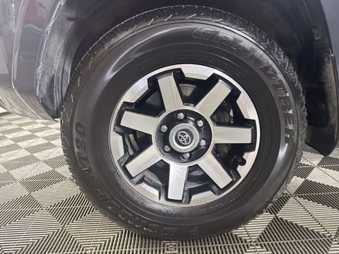 Used 2024 Toyota 4Runner TRD Off-Road Premium image 10