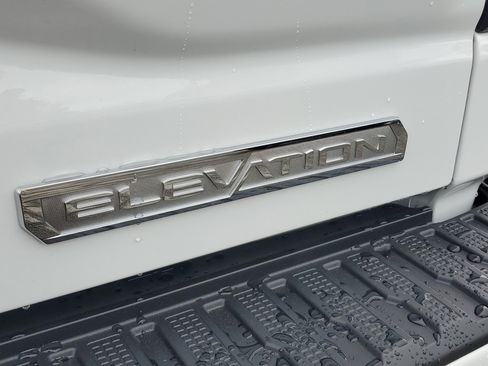 New 2025 GMC Sierra 1500 Elevation image 5