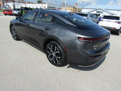 Used 2023 Toyota Crown image 5