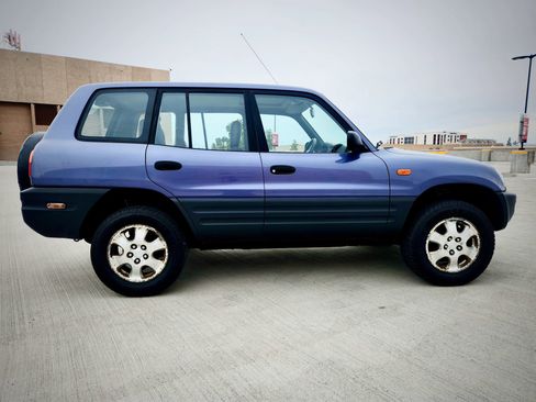 Used 1997 Toyota RAV4 4WD 4-Door image 6