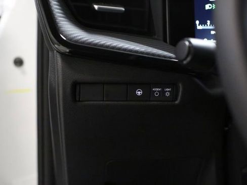 New 2026 Nissan Kicks SR image 10