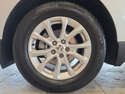 Used 2020 Chevrolet Equinox LT w/ Driver Convenience Package FWD image 12