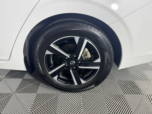 Used 2025 Nissan Sentra SV FWD image 43