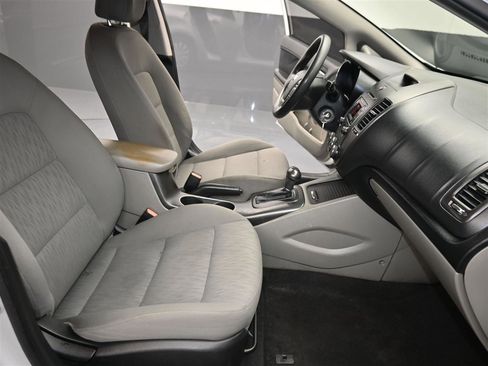 Used 2015 Kia Forte LX image 10