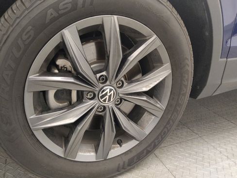 Used 2022 Volkswagen Tiguan SE AWD/4WD image 31