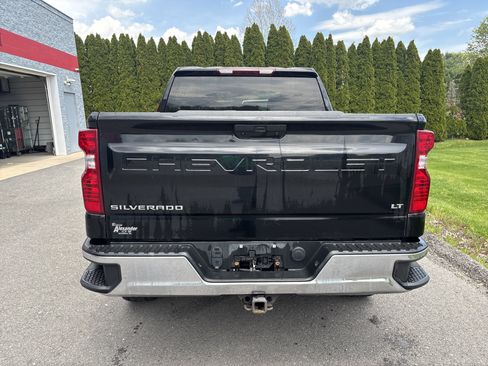 Used 2022 Chevrolet Silverado 1500 LT AWD/4WD image 4