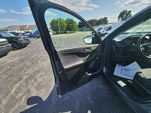 Certified 2024 Ford Escape Active AWD/4WD image 23