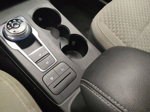 Used 2020 Ford Escape SE image 26