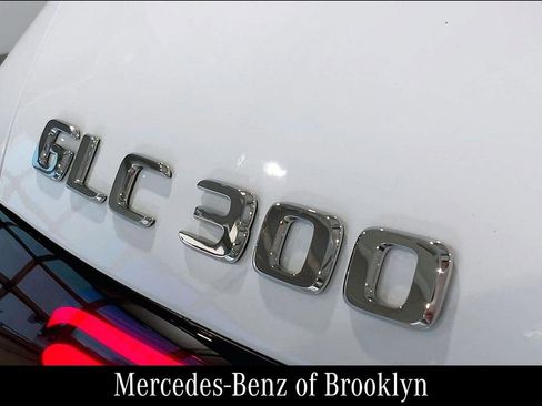 Used 2026 Mercedes-Benz GLC 300 4MATIC image 11