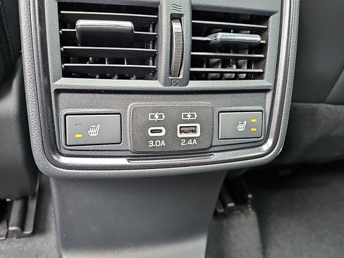 Used 2025 Subaru Forester Touring image 11