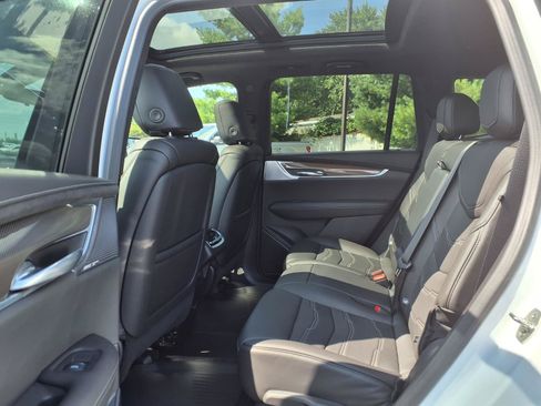 Used 2024 Cadillac XT6 Sport w/ Platinum Package AWD/4WD image 24