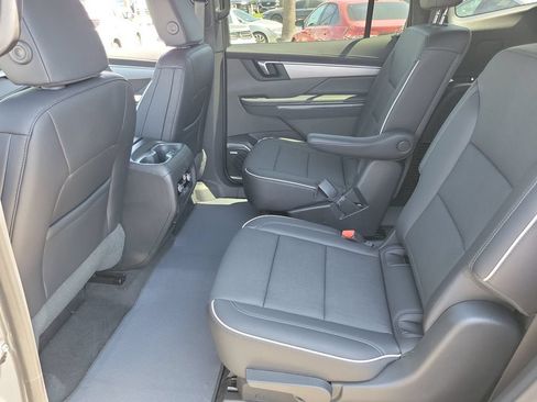 Used 2026 Buick Enclave Preferred w/ Power Package FWD image 15
