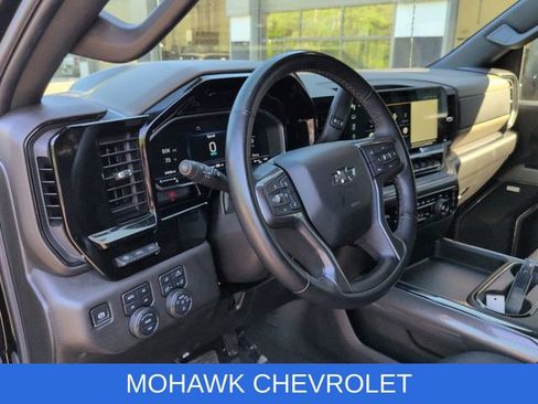 Used 2024 Chevrolet Silverado 2500 ZR2 w/ Technology Package AWD/4WD image 11