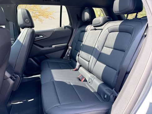 New 2026 Chevrolet Equinox LT w/ Convenience Package II AWD/4WD image 22
