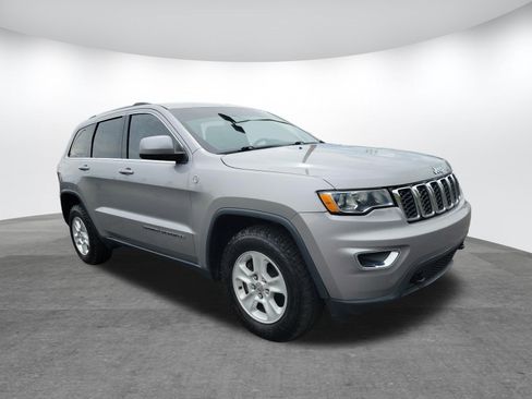 Used 2017 Jeep Grand Cherokee Laredo w/ Quick Order Package 23E AWD/4WD image 18