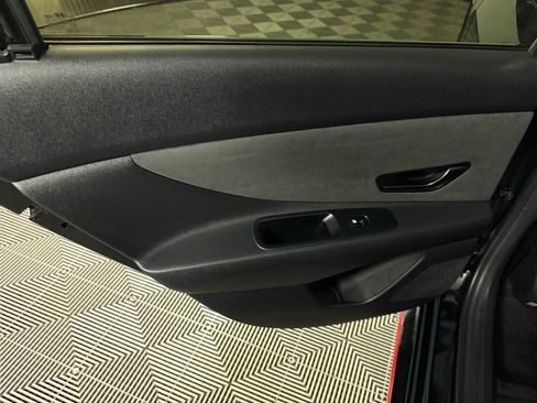 Used 2025 Hyundai Elantra N Base image 28