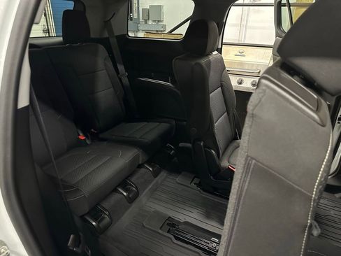 Used 2023 GMC Acadia SLE w/ Driver Convenience Package image 28