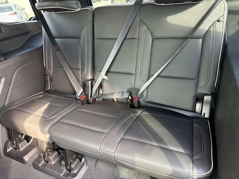 Used 2022 GMC Yukon SLT w/ SLT Premium Package RWD image 14