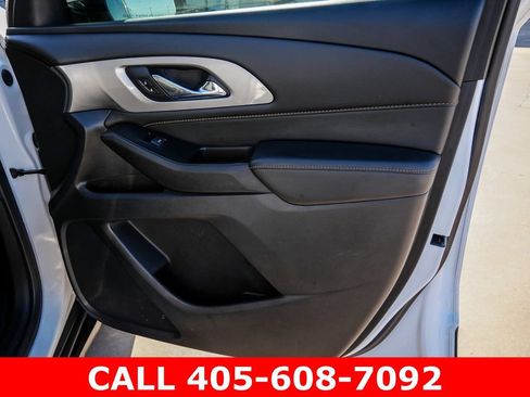 Used 2020 Chevrolet Traverse LT FWD image 16