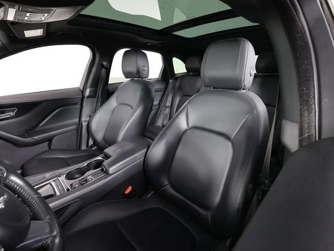 Used 2017 Jaguar F-PACE Premium image 11