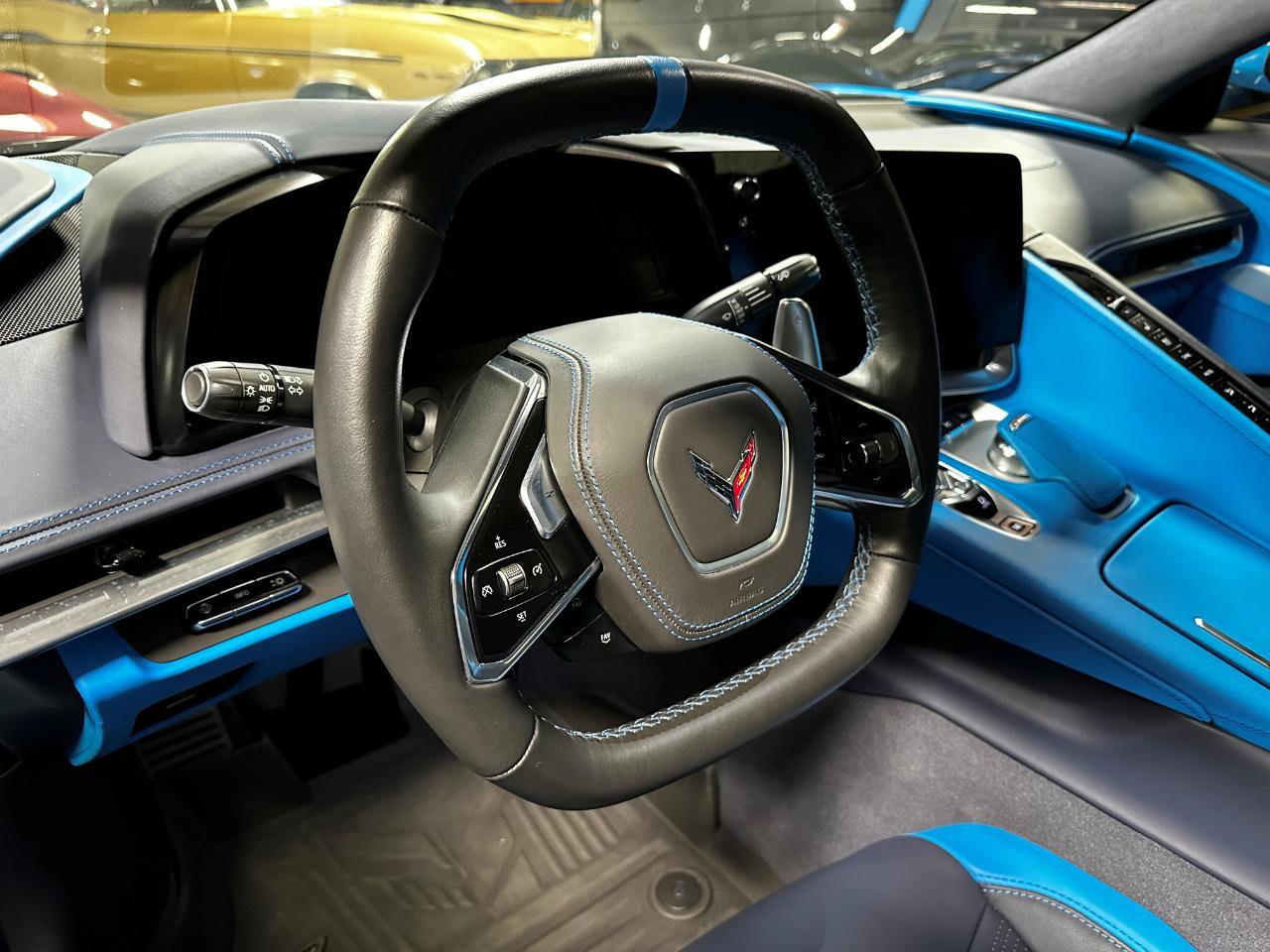 Used 2022 Chevrolet Corvette Stingray Premium Conv w/ Z51 Performance Package RWD image 8