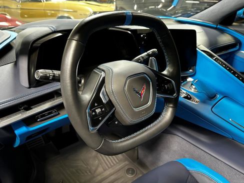 Used 2022 Chevrolet Corvette Stingray Premium Conv w/ Z51 Performance Package RWD image 8