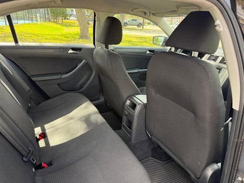 Used 2016 Volkswagen Jetta S image 17