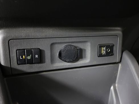 Used 2014 Toyota Prius V Three image 37