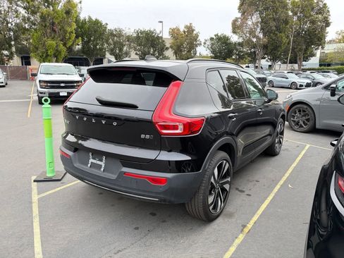 Used 2025 Volvo XC40 B5 Plus AWD/4WD image 3