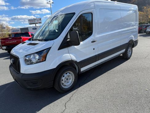 New 2026 Ford Transit 250 148 Medium Roof image 24