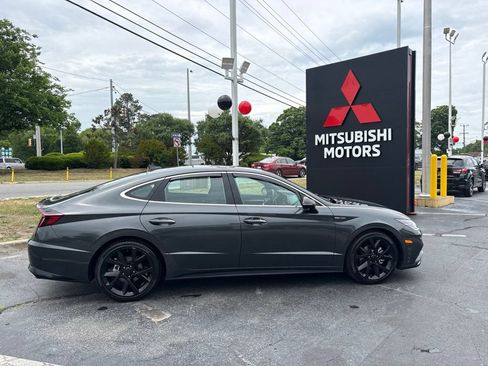 Used 2023 Hyundai Sonata SEL Plus FWD image 2