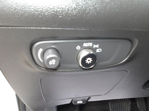 Used 2024 Buick Encore GX Preferred w/ Comfort Package AWD/4WD image 17