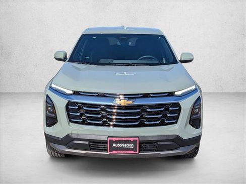 New 2026 Chevrolet Equinox LT image 2