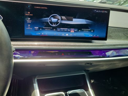 Certified 2023 BMW i7 xDrive60 AWD/4WD image 20