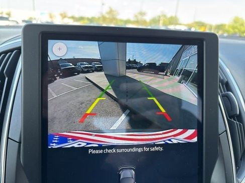 Used 2024 Ford Edge Titanium image 13