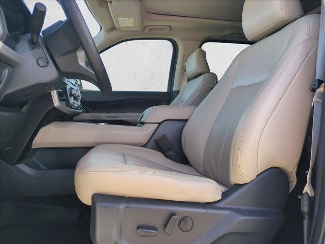 Used 2022 Ford Expedition Max XLT RWD image 16
