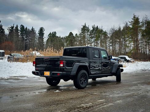 Certified 2022 Jeep Gladiator Willys image 4