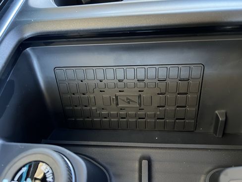 New 2025 Ford Expedition Platinum w/ Stealth Appearance Package image 38