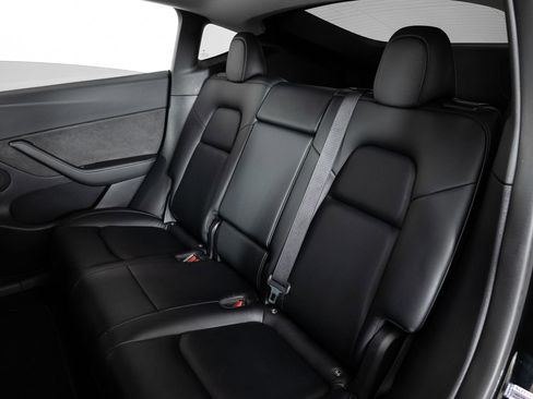 Used 2021 Tesla Model Y Performance image 18