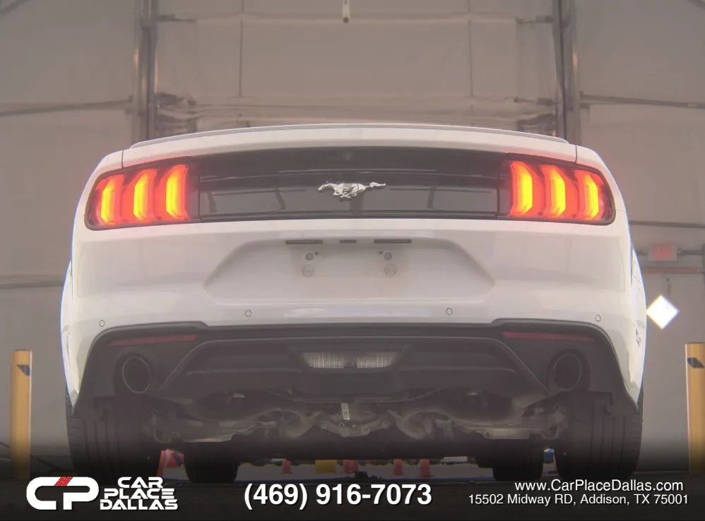 Used 2020 Ford Mustang Premium RWD image 5