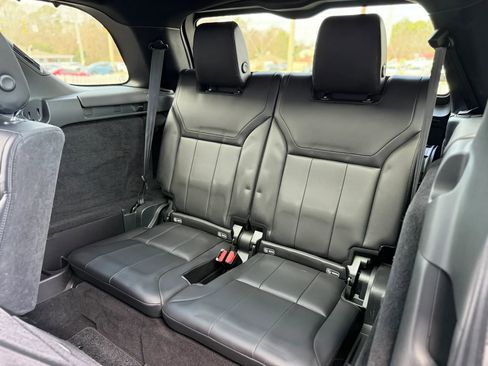 Used 2020 Land Rover Discovery Landmark AWD/4WD image 34