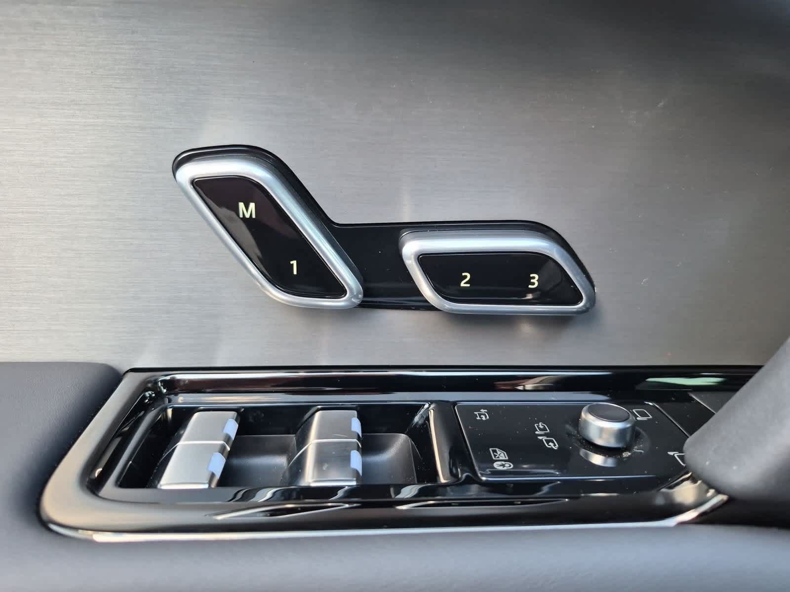 New 2027 Land Rover Range Rover Sport SE AWD/4WD image 17