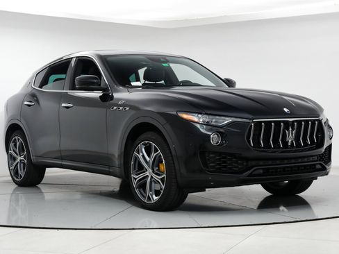 Certified 2023 Maserati Levante GT image 6