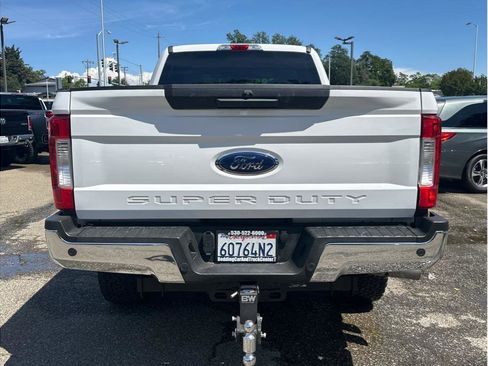 Used 2018 Ford F250 XLT w/ XLT Value Package AWD/4WD image 6