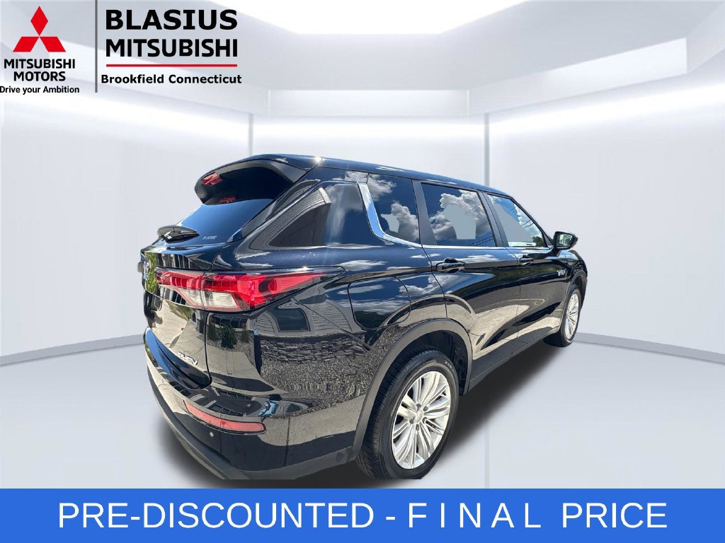 Used 2025 Mitsubishi Outlander ES AWD/4WD image 8
