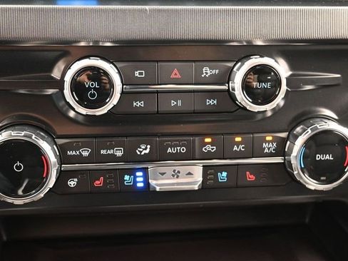 New 2026 Ford F250 Platinum image 24