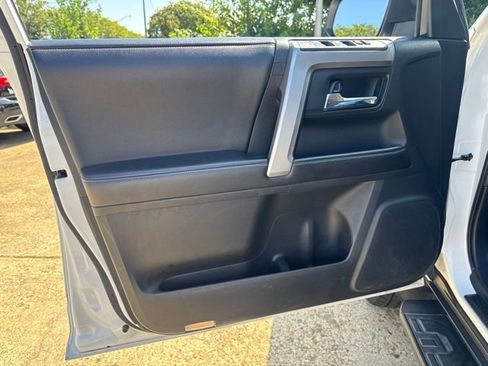 Used 2018 Toyota 4Runner SR5 Premium AWD/4WD image 21